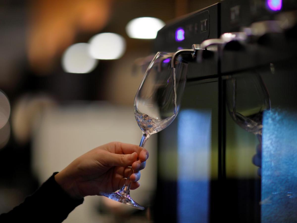 The Hotel Sanraku Kanazawa 21Th December 2022 Open Exterior photo A wine dispenser